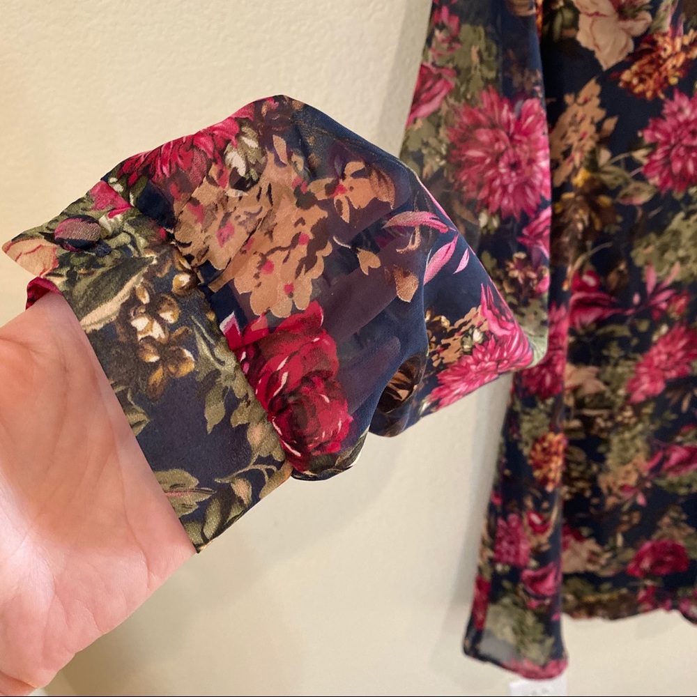 ASTR Floral Long Sleeve V-Neck Mini Dress - Picture 4 of 9
